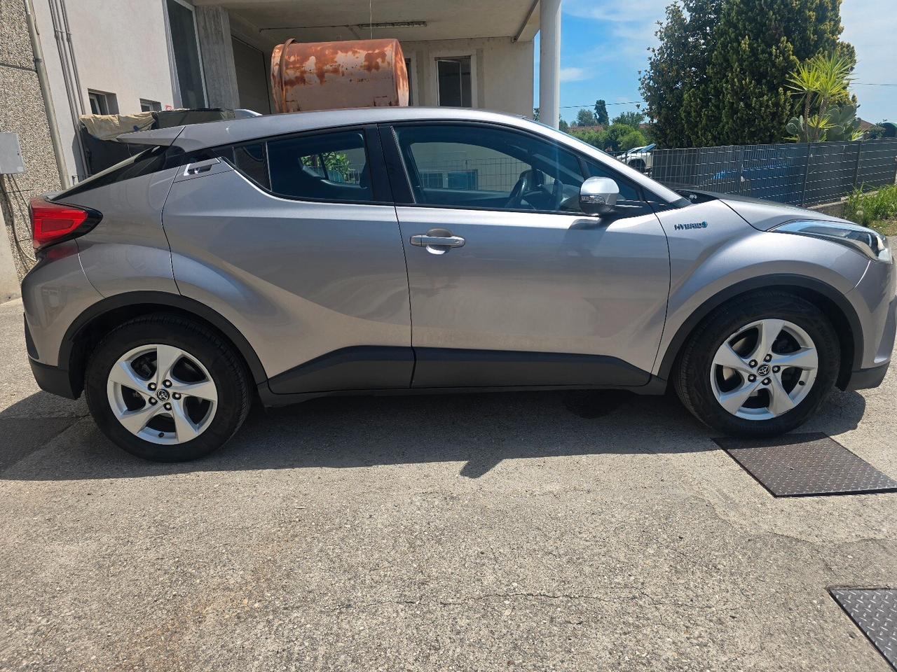 Toyota C-HR 1.8 Hybrid E-CVT Business
