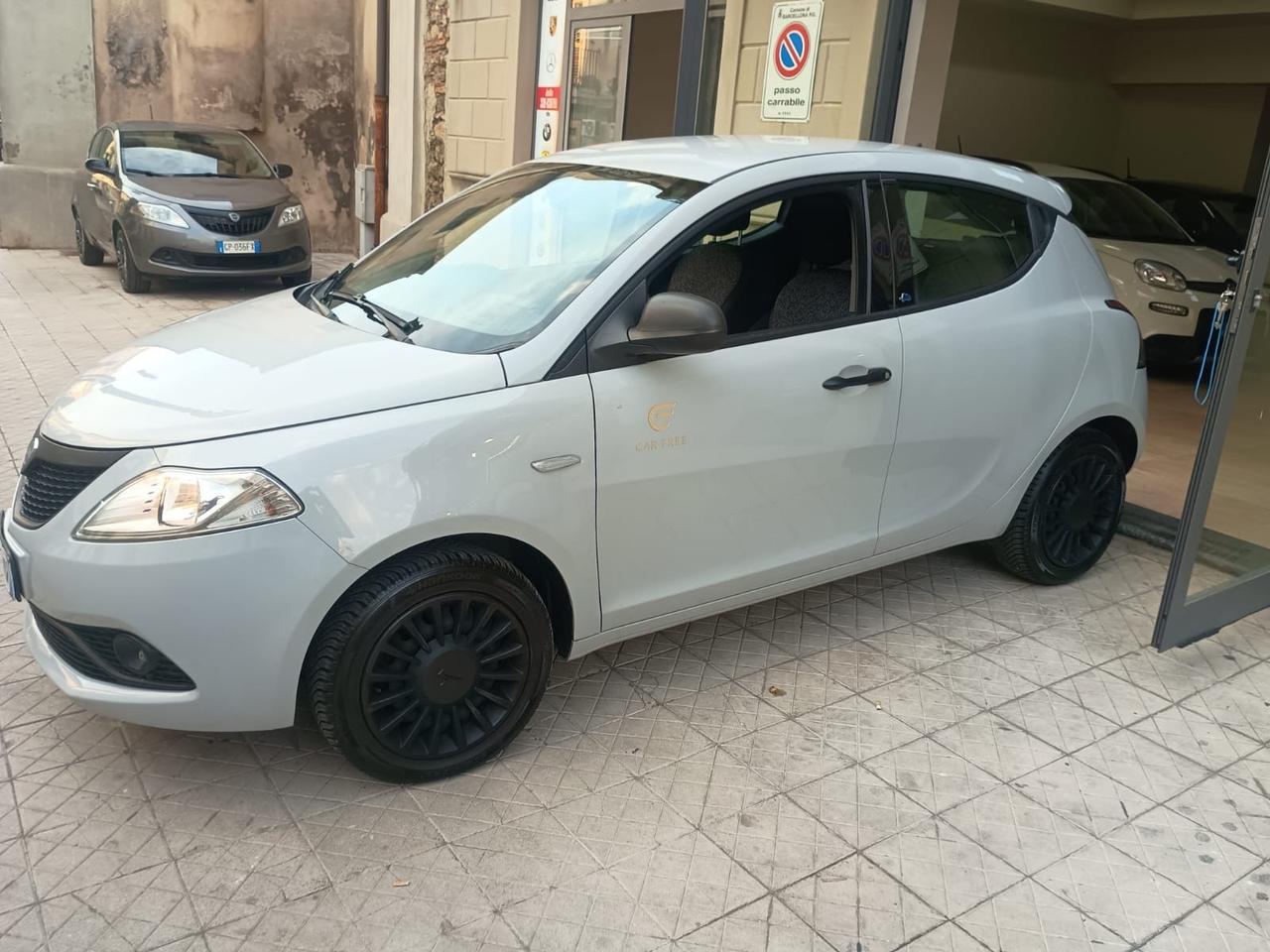 Lancia Ypsilon 1.2 69 CV 5 porte GPL Ecochic Gold