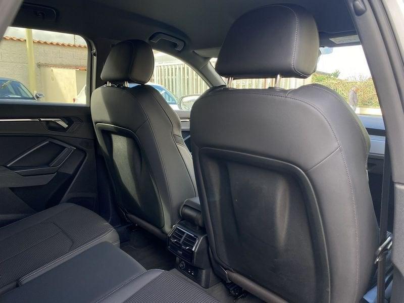 Audi Q3 S Line interno ed esterno 2.0 TDI 200CV S-Tronic quattro 40