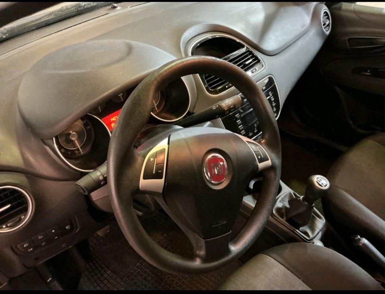 Fiat Punto 1.3 MJT 5p 75cv in arrivo a breve .