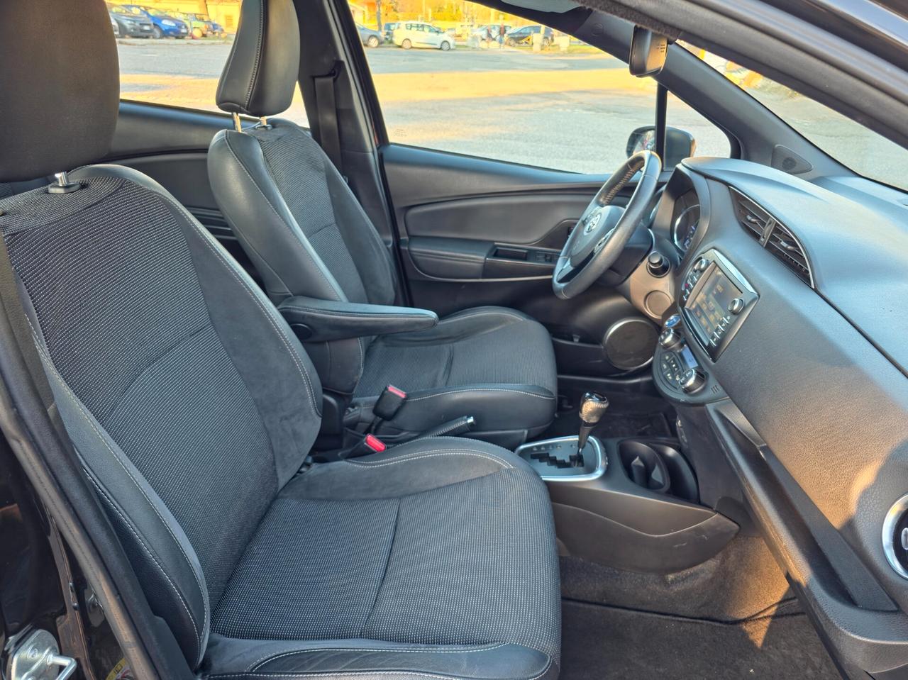 Toyota Yaris 1.5 Hybrid 5 porte 2018-E6 Automatico NEO