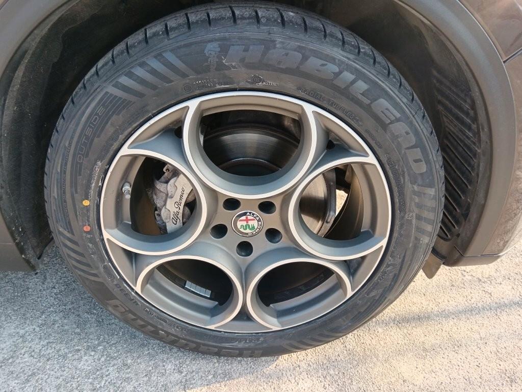 Alfa Romeo Stelvio 2.2 Turbodiesel 160 CV AT8 RWD