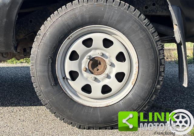 NISSAN King Cab 2.5 TD 2 porte