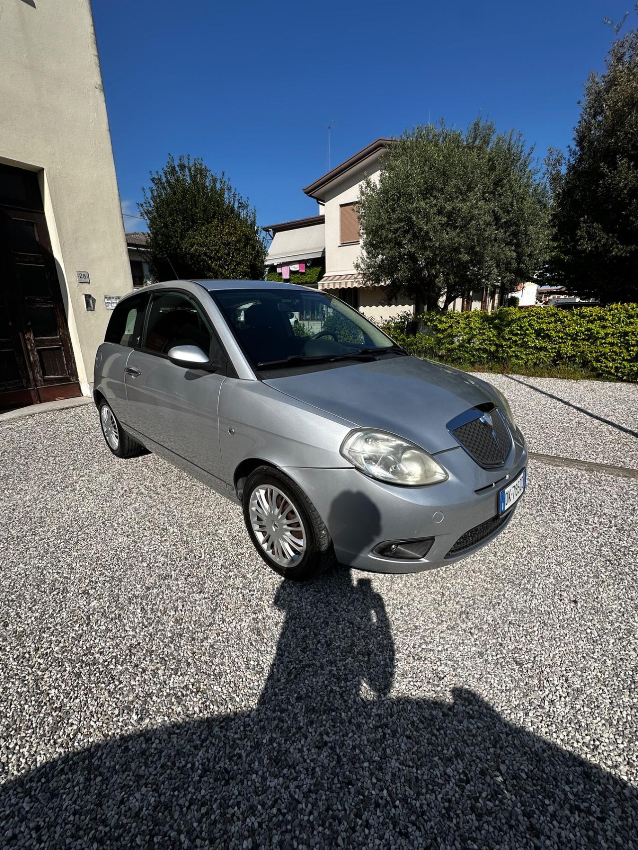 Lancia Ypsilon 1.2 Argento