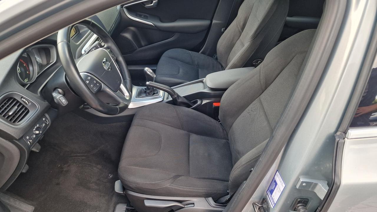 Volvo V40 D2 1.6 Summum