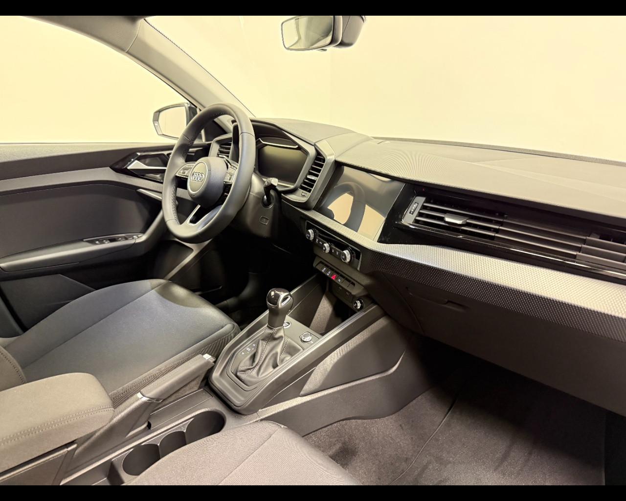 AUDI A1 ALLSTREET 30 TFSI S-TRONIC IDENTITY CONTRAST