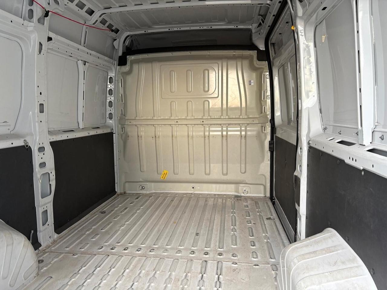 Peugeot Boxer 330 PREMIUM 2.2 BlueHDi PM-TM L2 H2 SPOTICAR