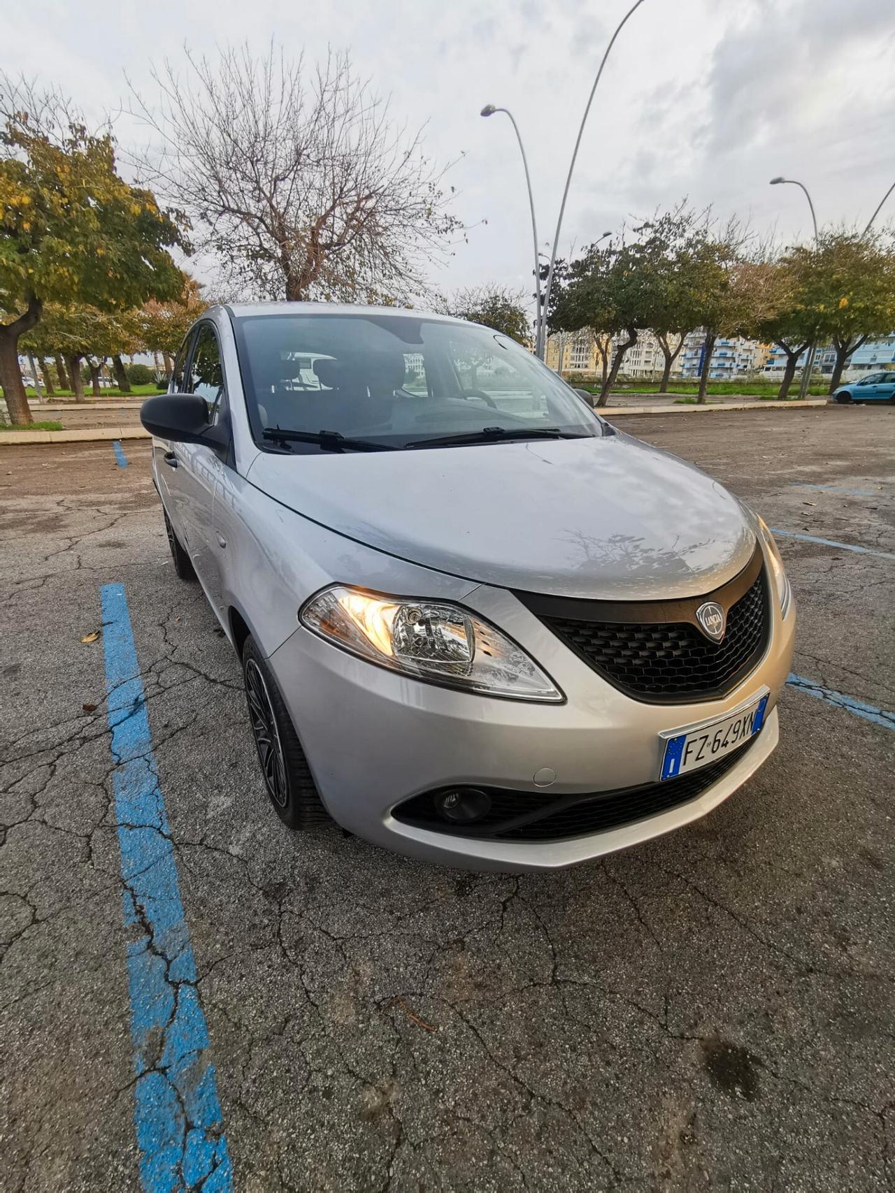 Lancia Ypsilon 1.2 69 CV 5P. S&S Gold 2020