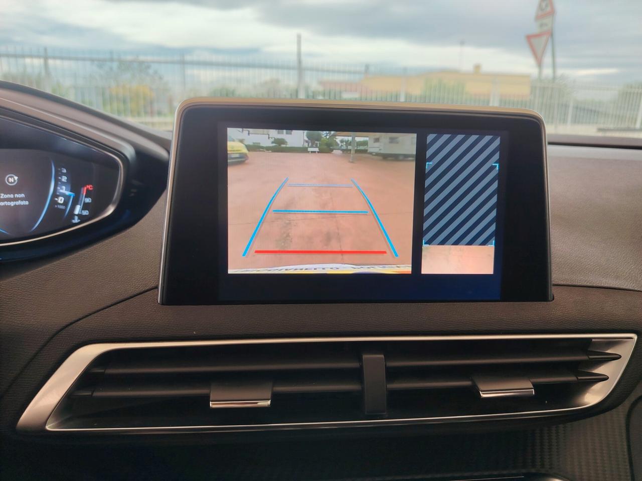 Peugeot 3008 BlueHDi 130 Business sport full opt tetto