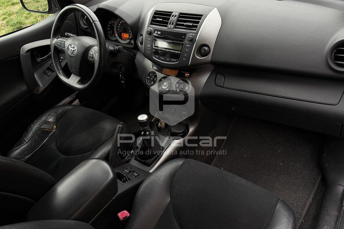 TOYOTA RAV4 Crossover 2.2 D-4D 150 CV DPF Exclusive