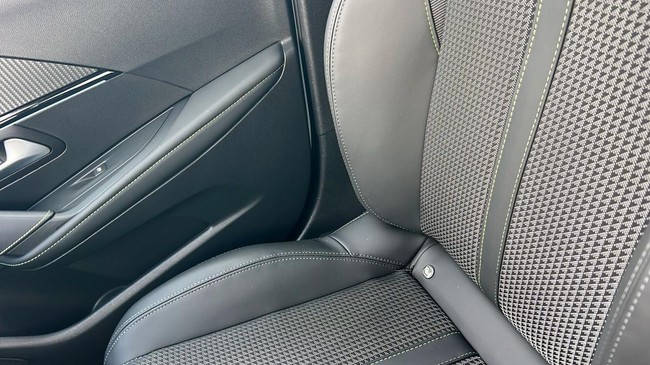 Peugeot 208 PureTech 100 Stop&Start EAT8 5 porte GT Line NEOPATENTATI