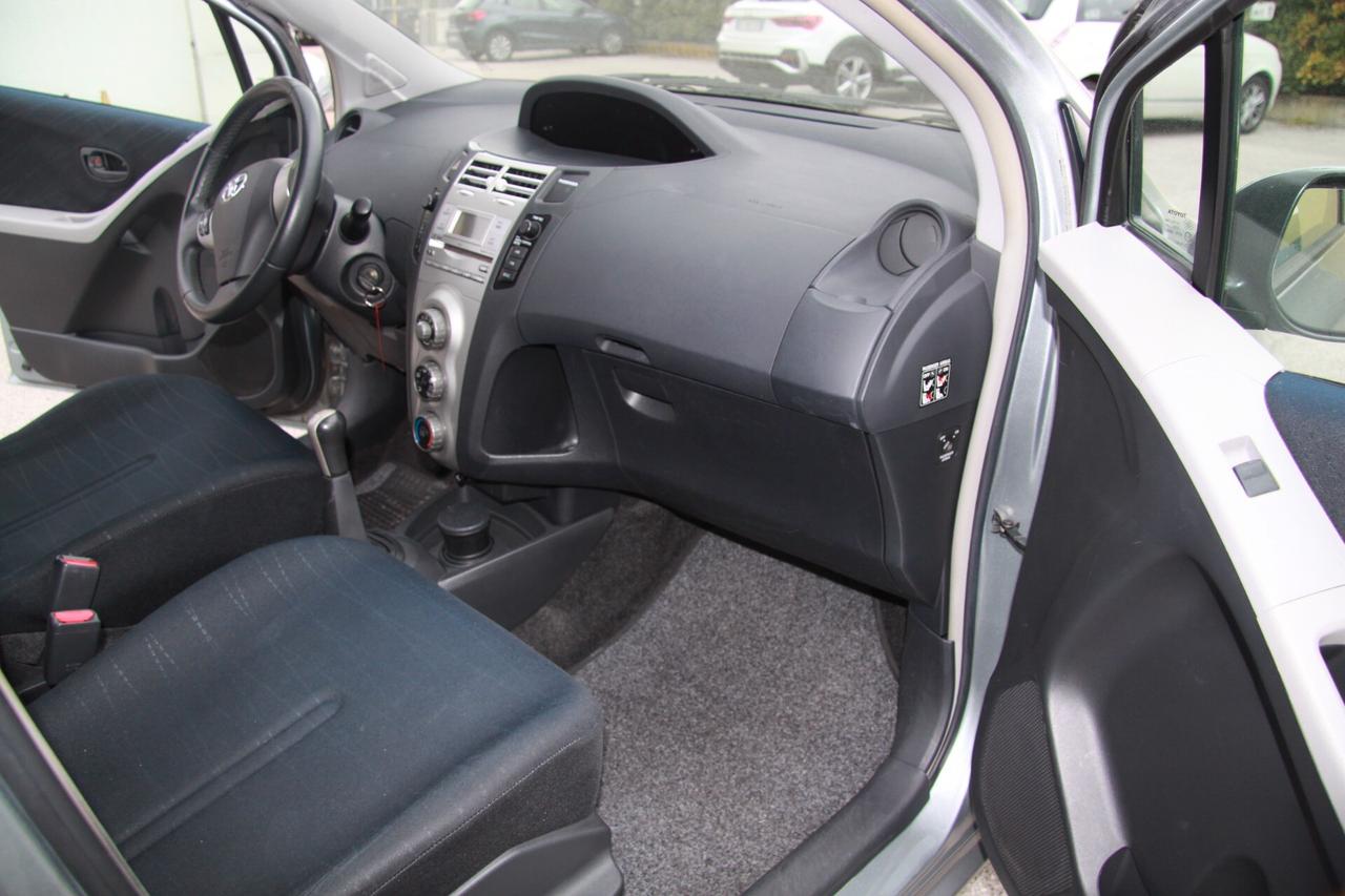 Toyota Yaris 1.0 5 porte