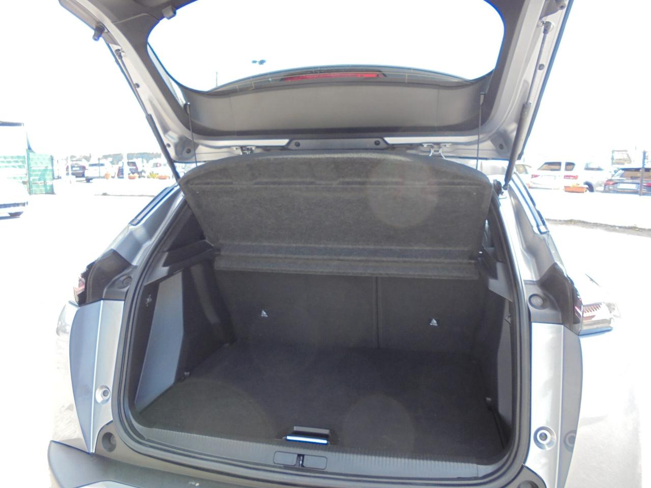 Peugeot 2008 Hybrid 136 e-DCS6 Allure