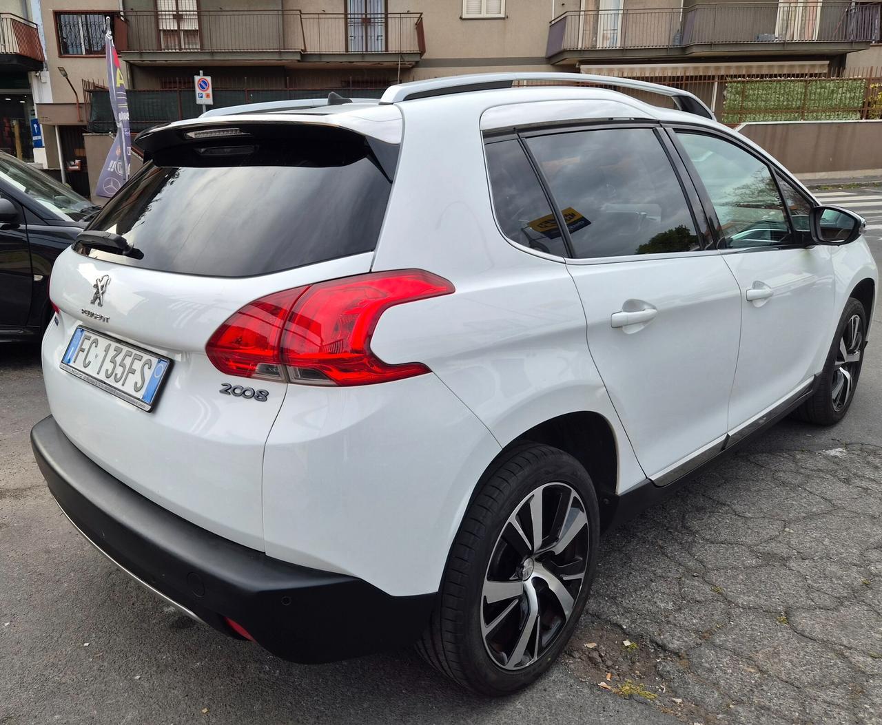 Peugeot 2008 BlueHDi 100 Black Matt