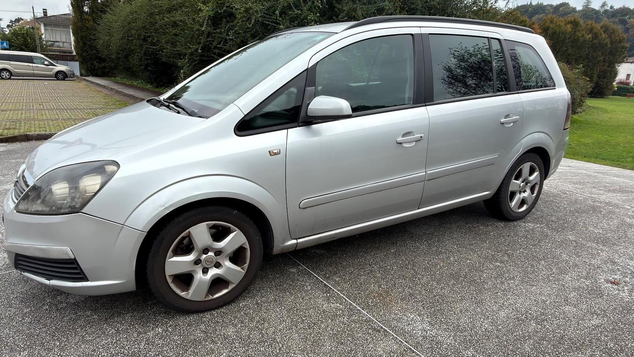 Opel Zafira 1.9 16V CDTI 150CV Cosmo
