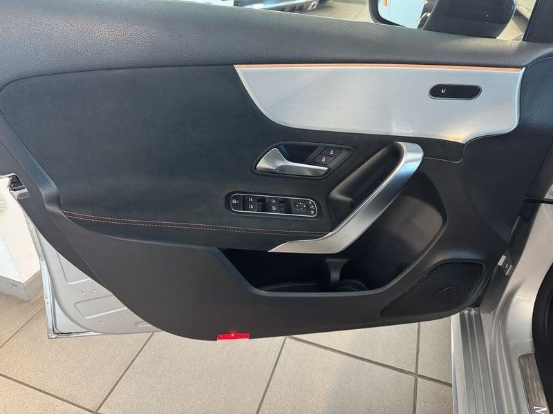 Mercedes-Benz Classe A A 180 d Automatic AMG Line Premium