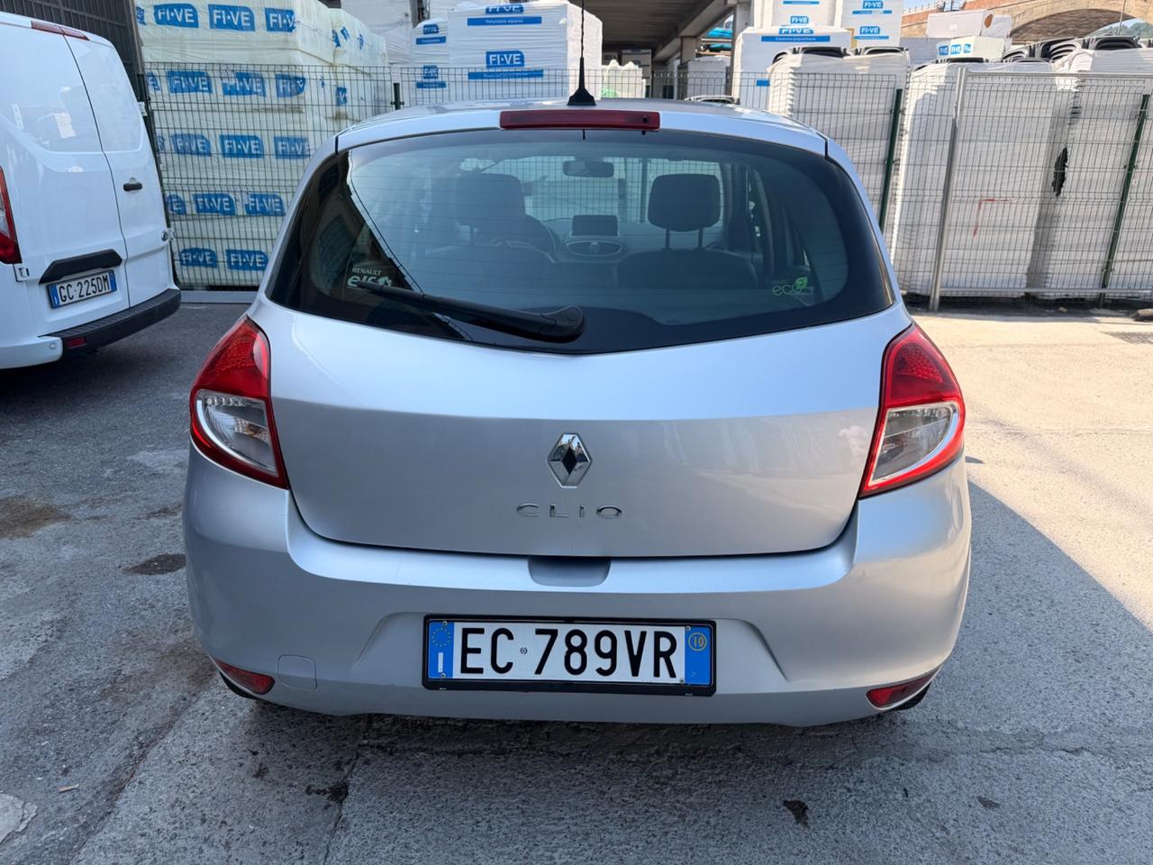 RENAULT CLIO 1.2 NEOPATENTATI KM 70 MILA !!!