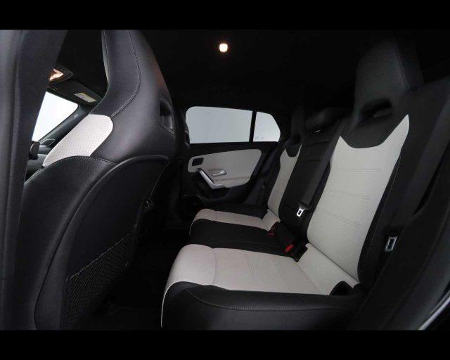 MERCEDES-BENZ CLA 180 Automatic Shooting Brake Premium