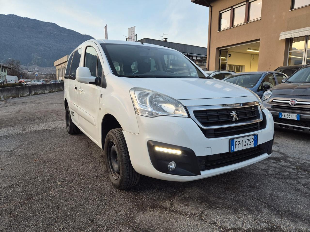 PEUGEOT PARTNER 5 POSTI 4X4