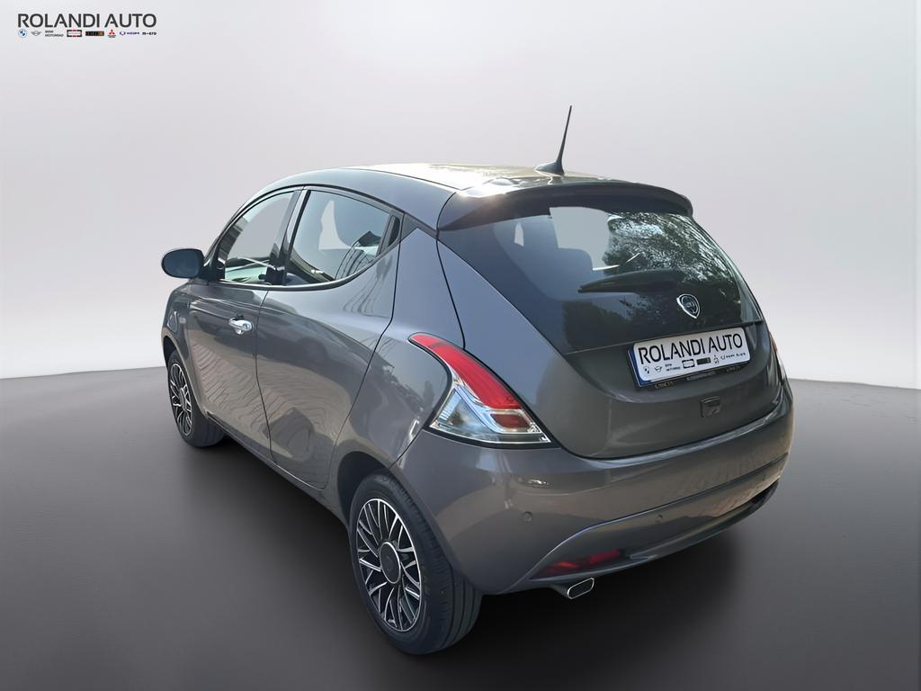 Lancia Ypsilon 1.0 FireFly Hybrid Oro