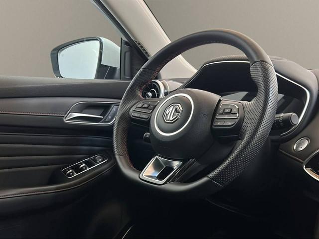 MG HS 1.5T-GDI AT Luxury