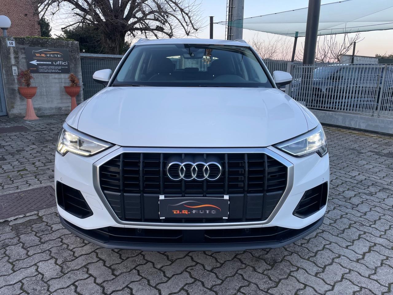 Audi Q3 45 TFSI e S tronic Business