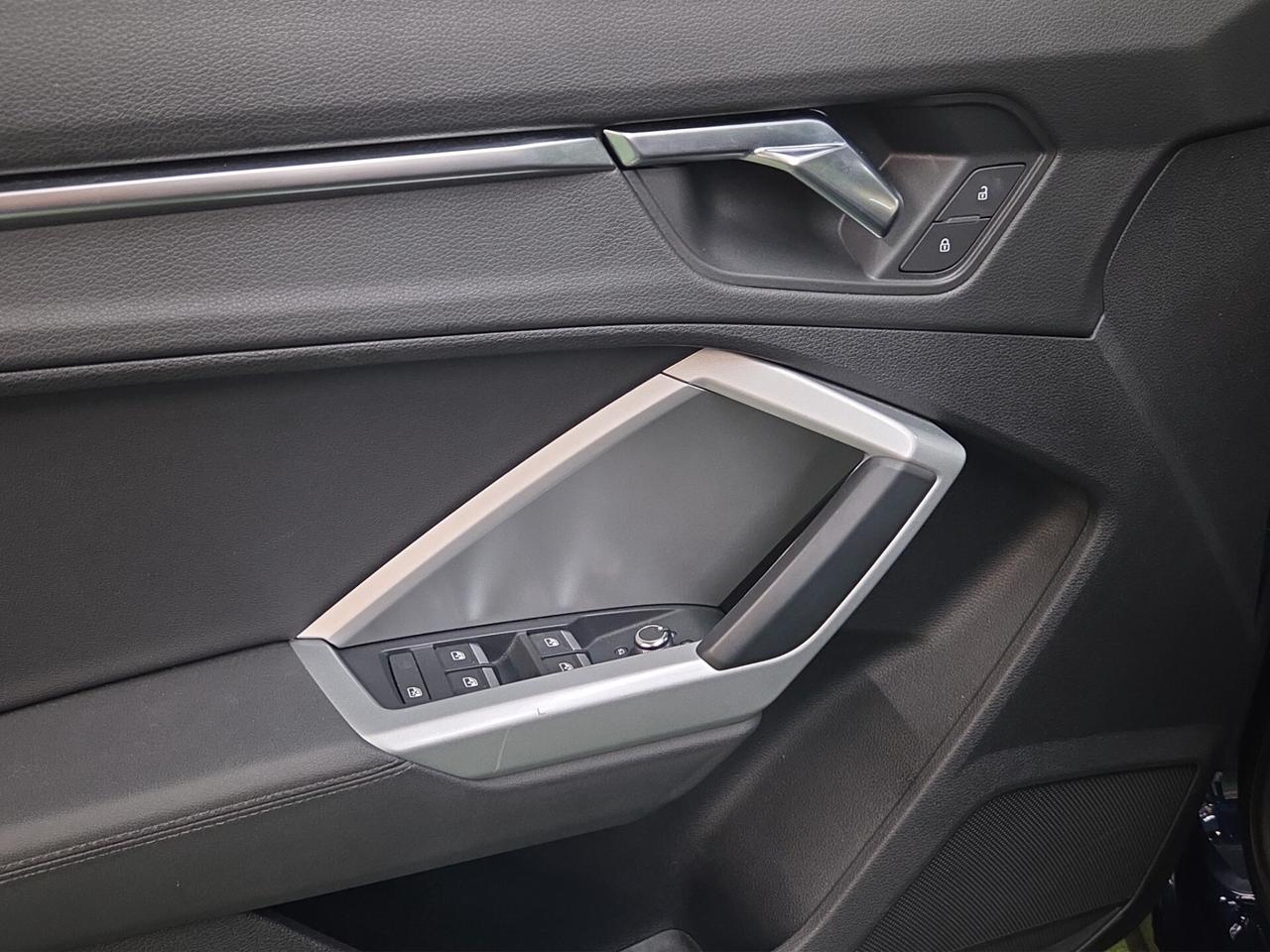 Audi Q3 40 TDI quattro S tronic Business