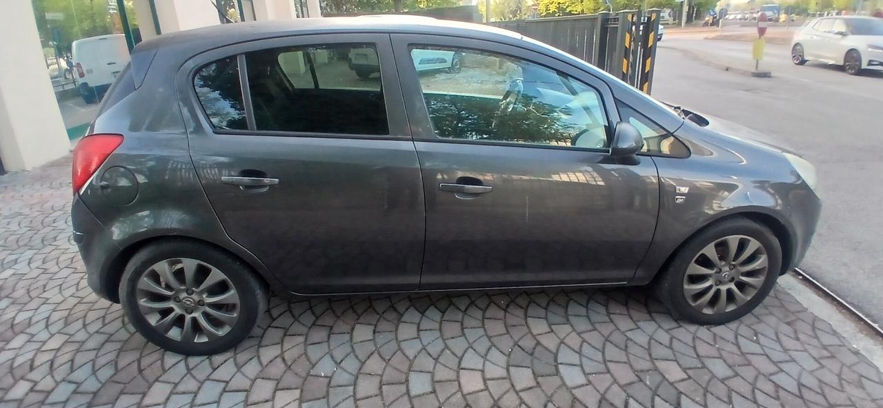 Opel Corsa 1.3 CDTI 75CV neopatentati 5 p