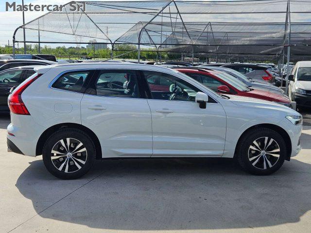 VOLVO XC60 XC60 II 2018 2.0 b4 Momentum Pro awd auto -GE944CR