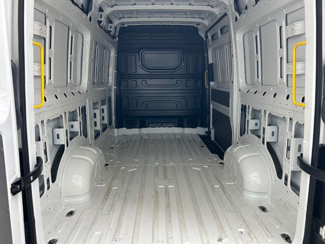 VOLKSWAGEN Crafter 30 2.0 TDI 140CV PM-TA Furgone