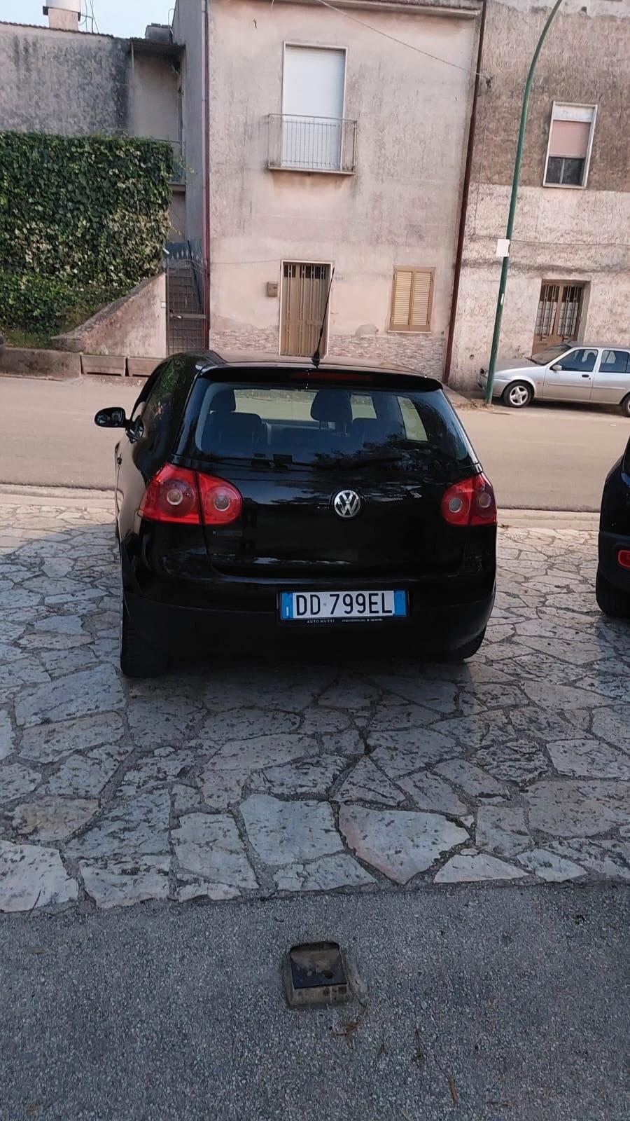 VOLKSWAGEN GOLF 5