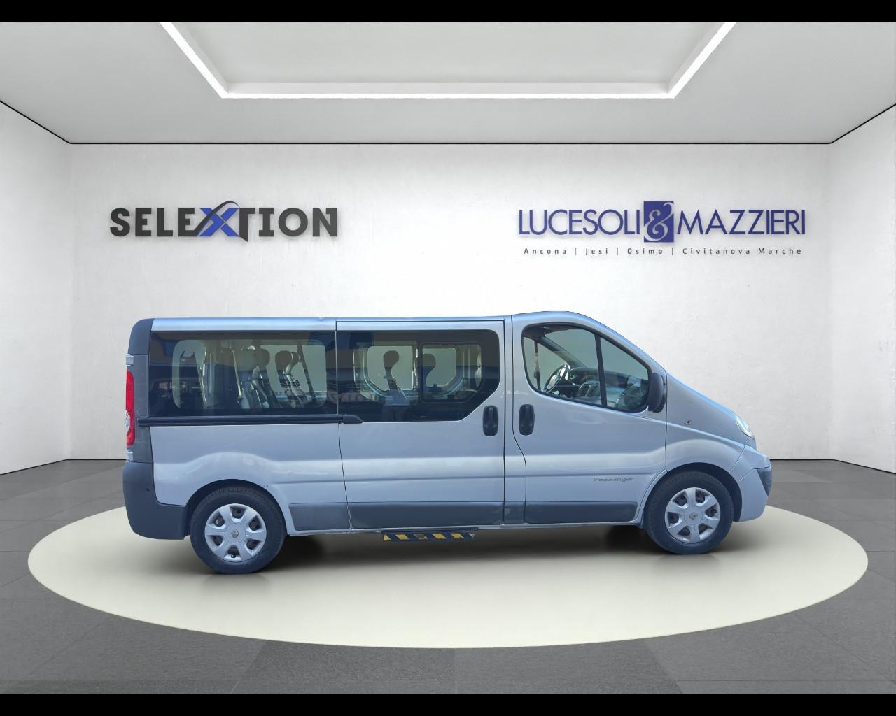 RENAULT Trafic 3ª serie - Trafic T29 2.0 dCi/115 PL-TN Passenger Pack
