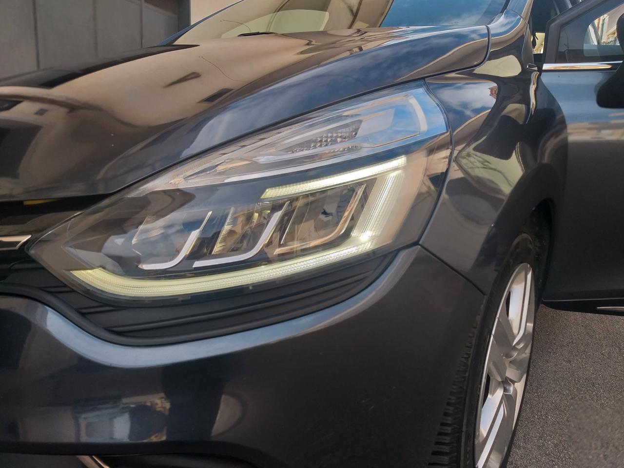 Renault Clio dCi 8V 75 CV Start&Stop 5 porte moschino Duel