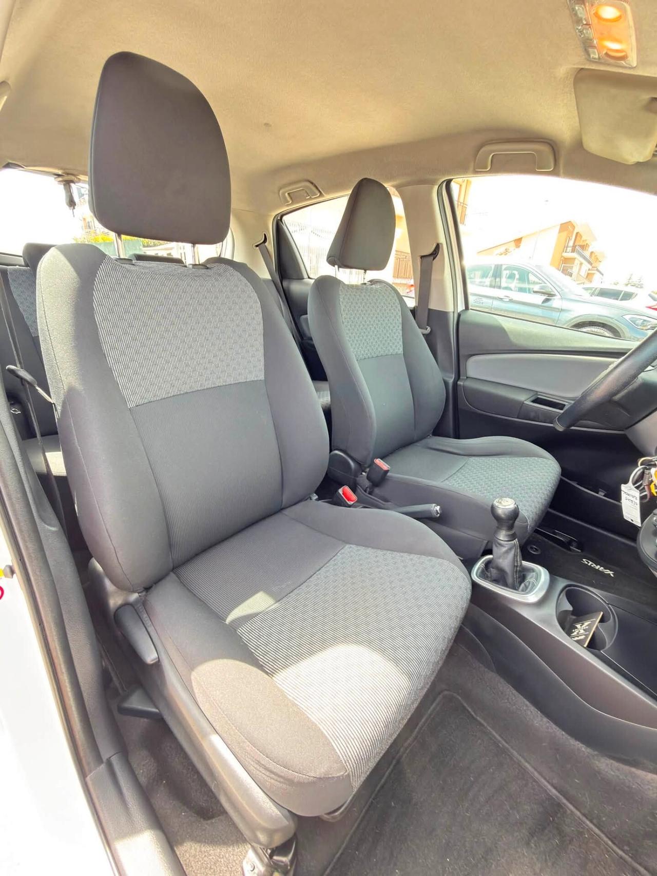 Toyota Yaris 1.0 5 porte Lounge