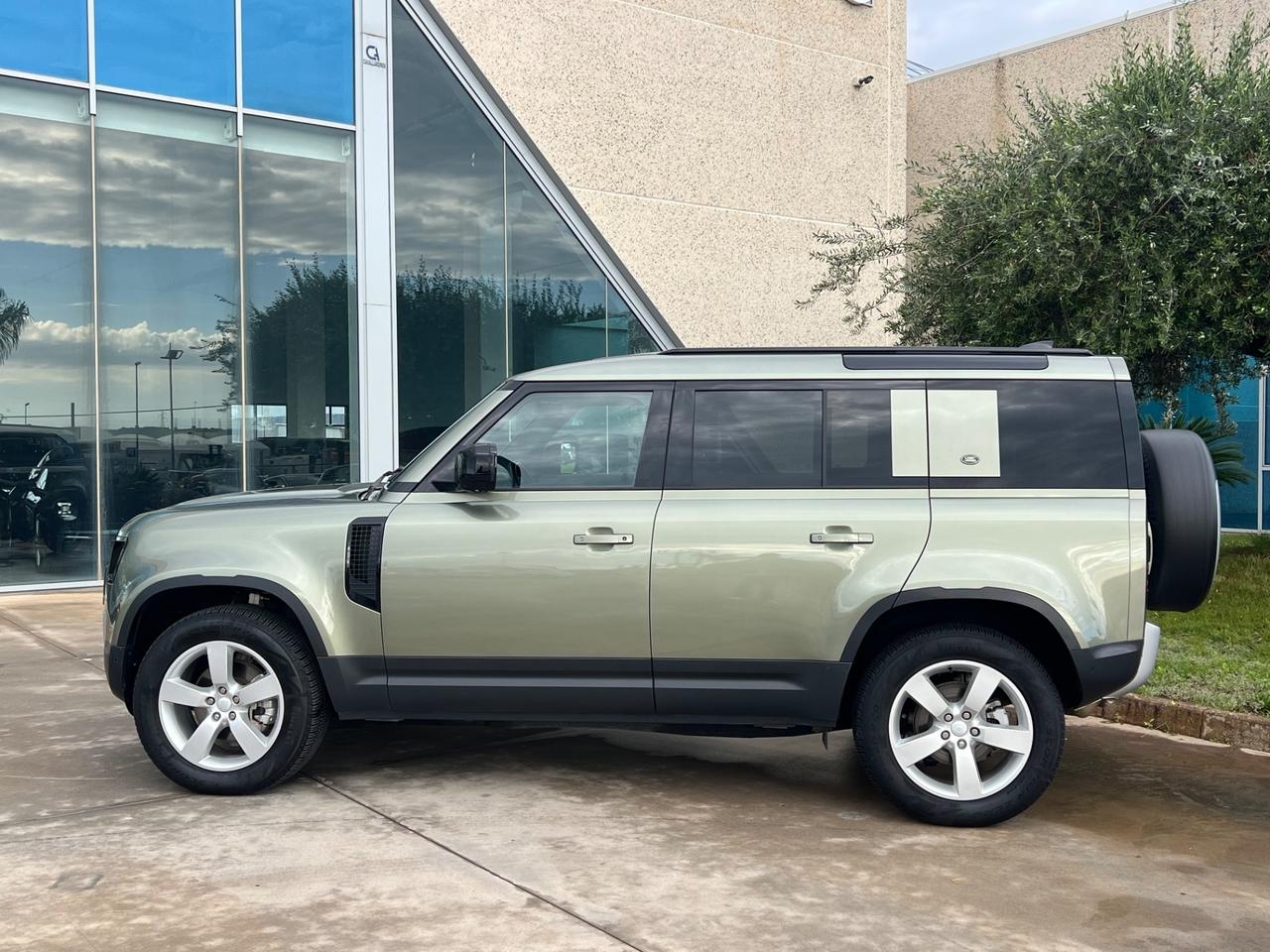 Land Rover Defender 110 XDynamic SE possibilità noleggio no scoring