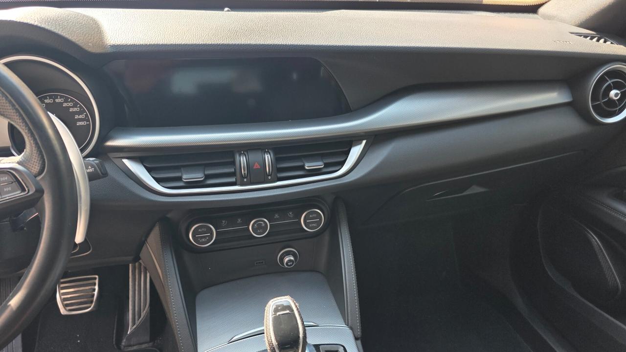 Alfa Romeo Stelvio 2.2 Turbodiesel 160 CV AT8 RWD Sprint