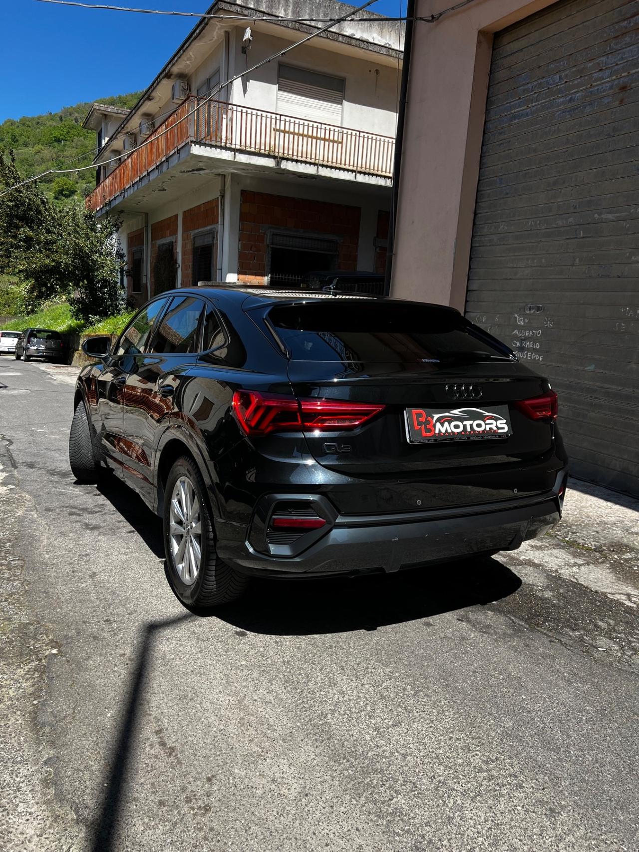 Audi Q3 SPB 35 TDI total black