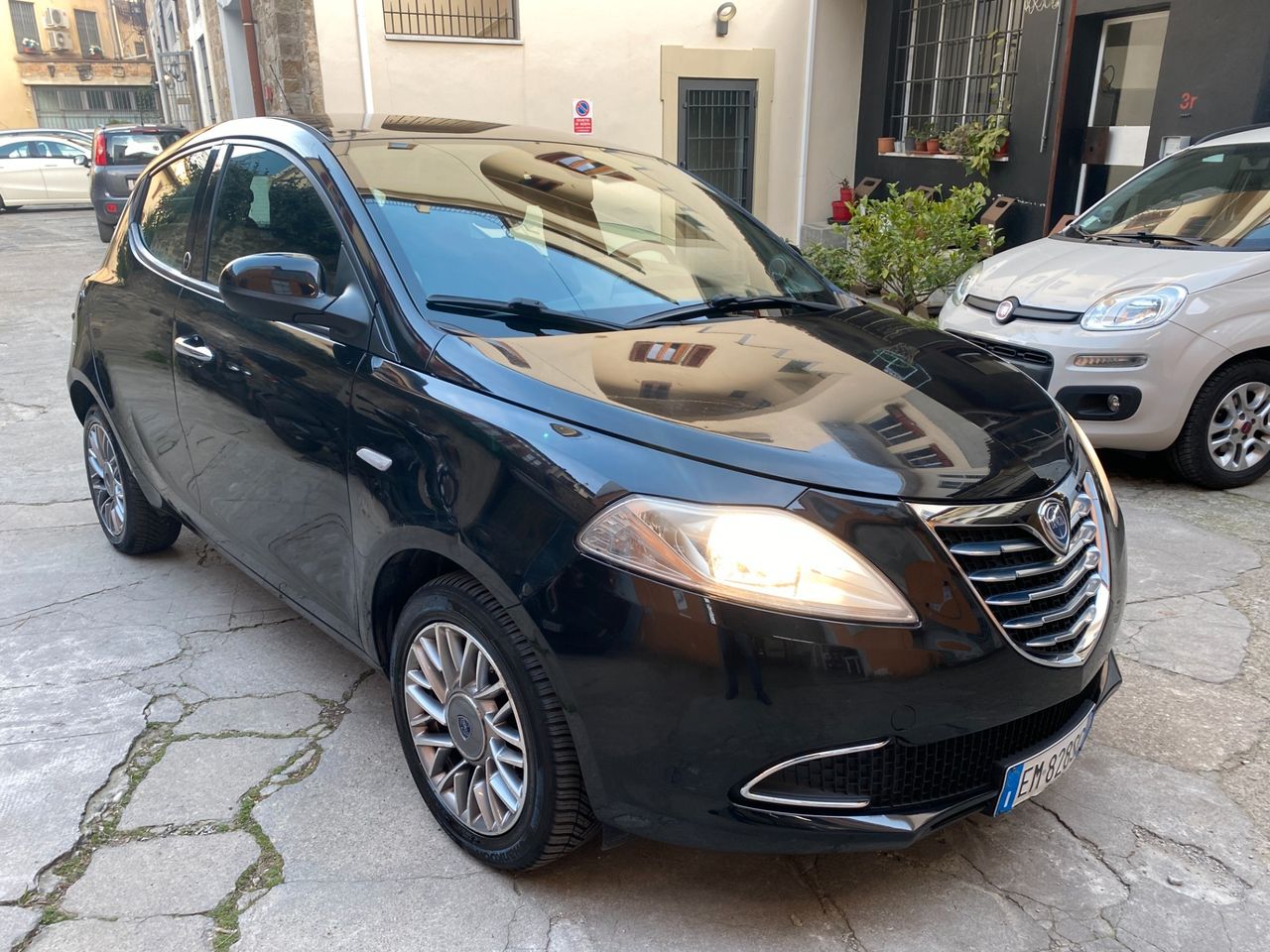 Lancia Ypsilon 1.2 69 CV 5 porte GPL Ecochic Platinum