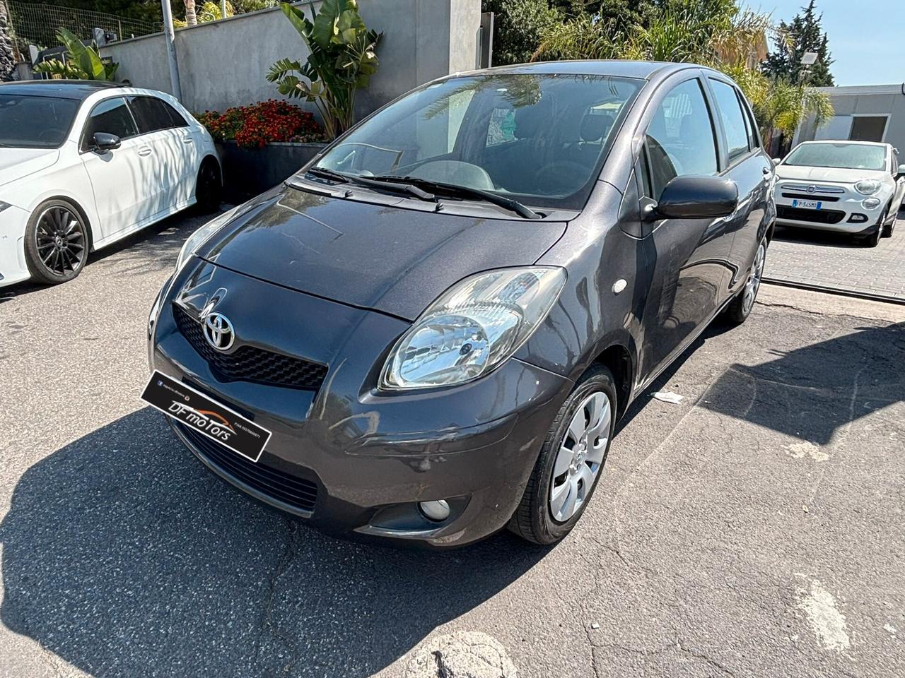 Toyota Yaris 1.0 5 porte