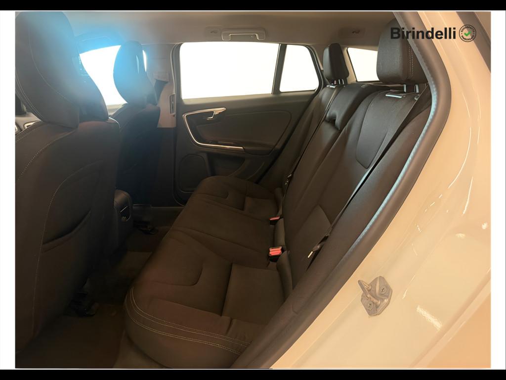 VOLVO V60 CC (2015-2018) - V60 Cross Country D3 Geartronic Business