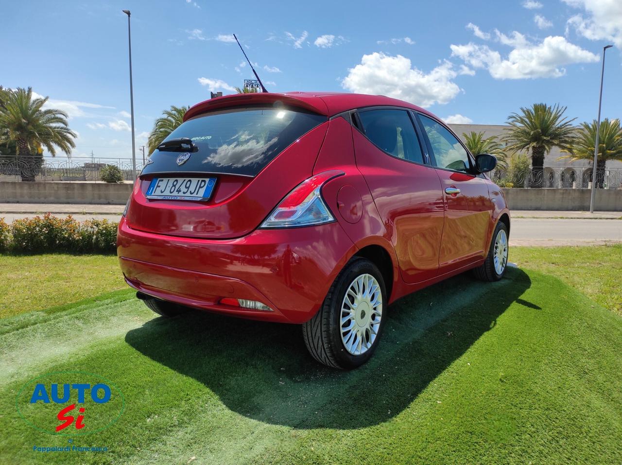 Lancia Ypsilon 1.3 Mjet - 95cv NEOPATENTATI