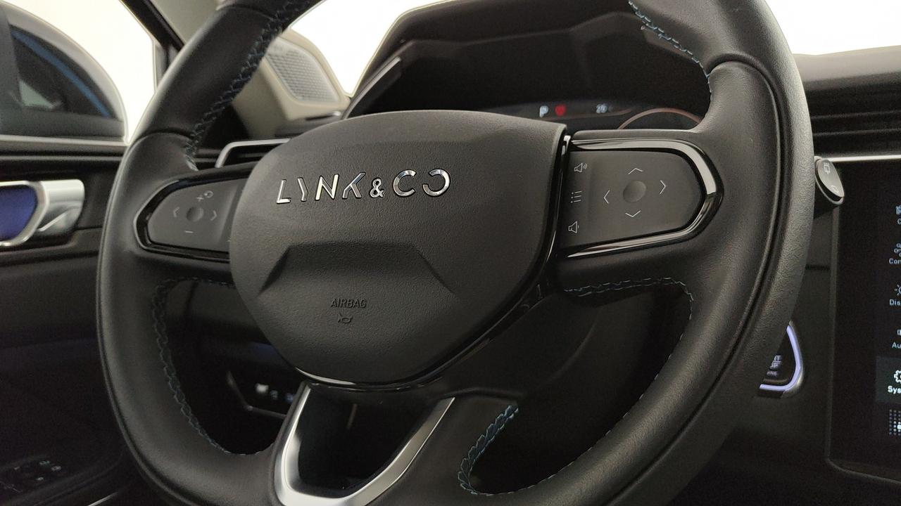 LYNK & CO 01 1.5 td phev