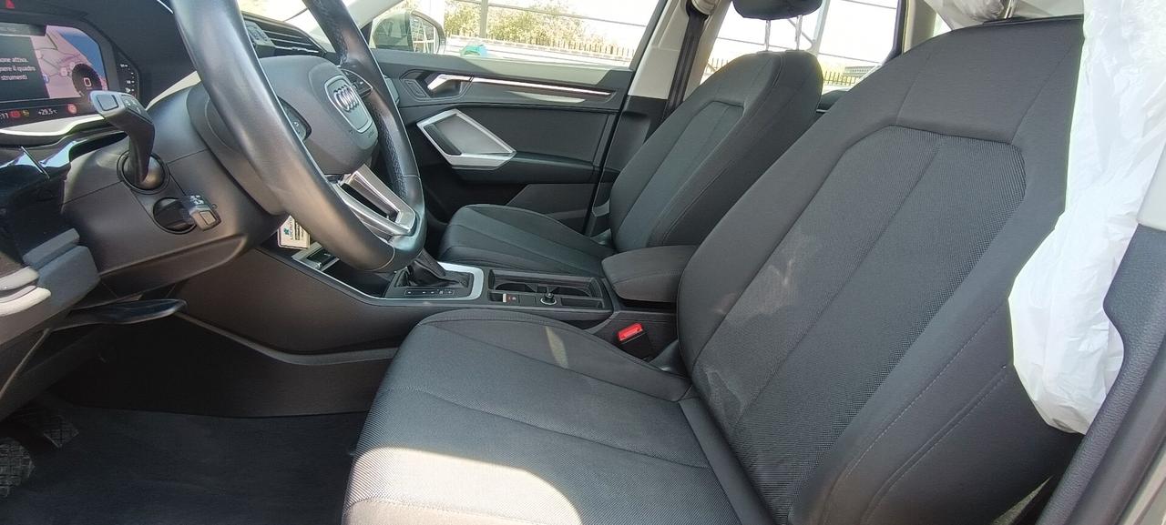 Audi Q3 35 TDI S tronic Business