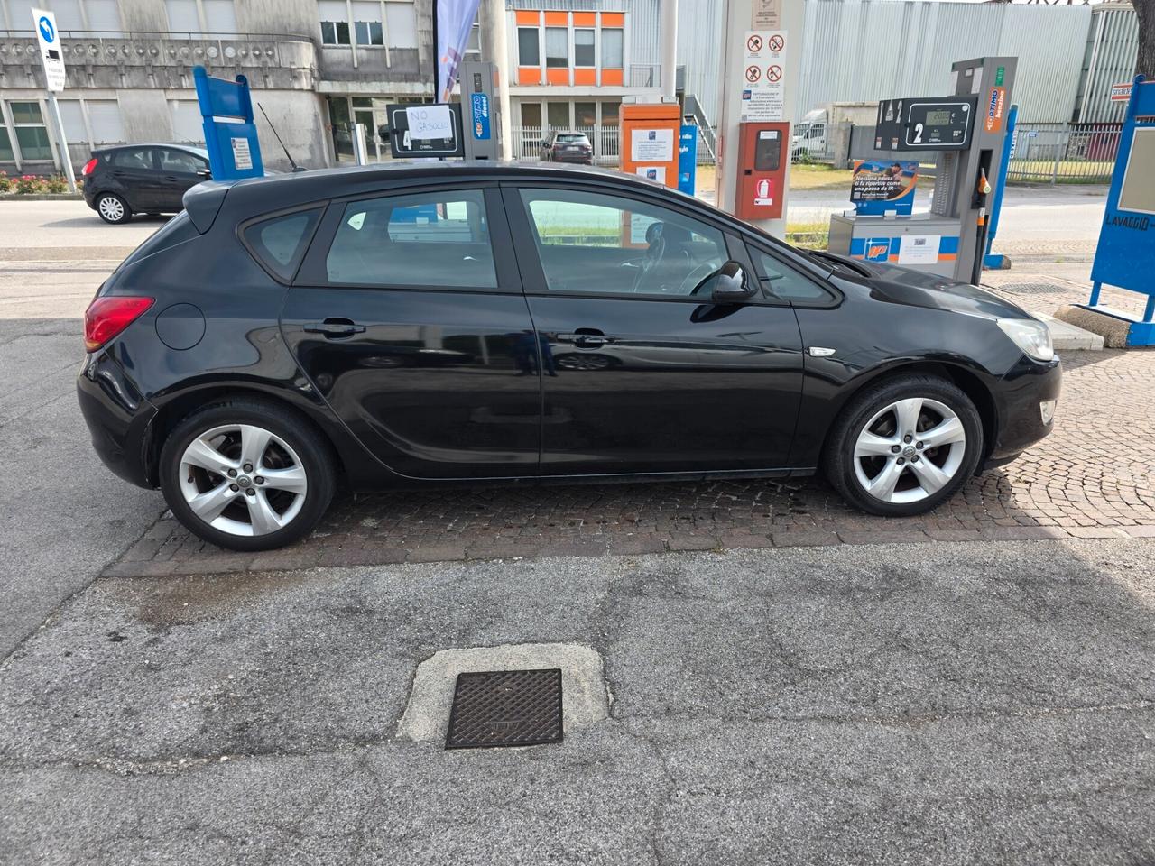 Opel Astra 1.4 100CV 5 porte GPL con 236.000km Neopatentati ok