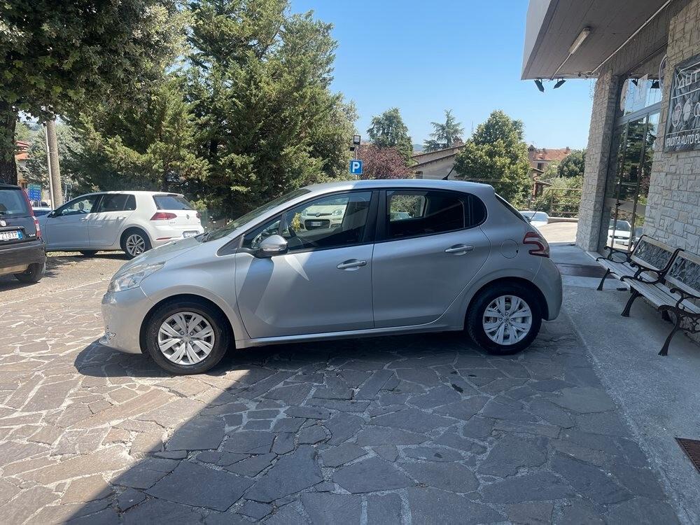Peugeot 208 1.2 VTi 82 CV 5 porte Allure NEO PATENTATI