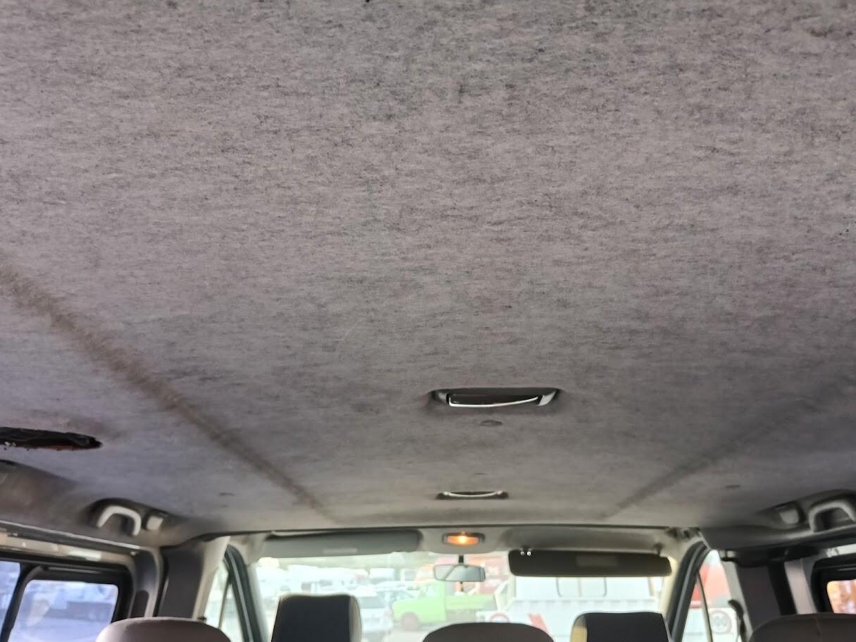 Opel Vivaro 27 1.9 DTI 8 posti + gancio traino