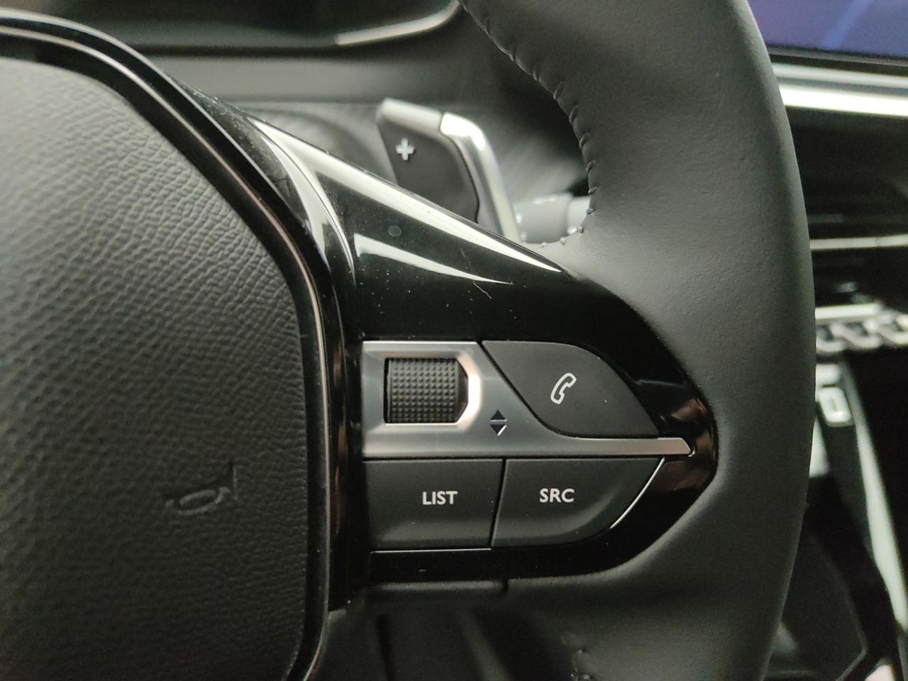 PEUGEOT 2008 II 2020 1.2 PURETECH 130CV ALLURE EAT8 (CAMBIO AUTOMATICO)