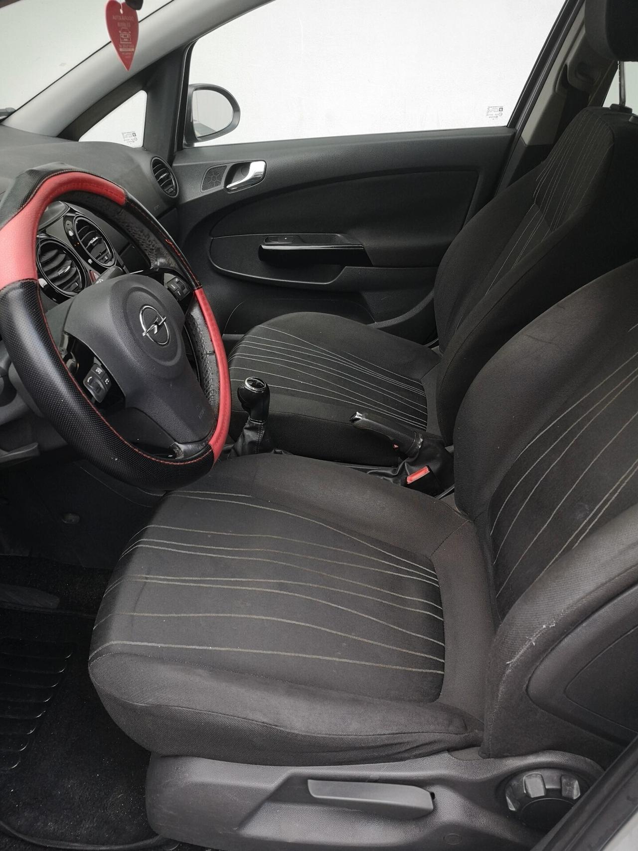 Opel Corsa 1.2 benz - Garanzia 12 Mesi