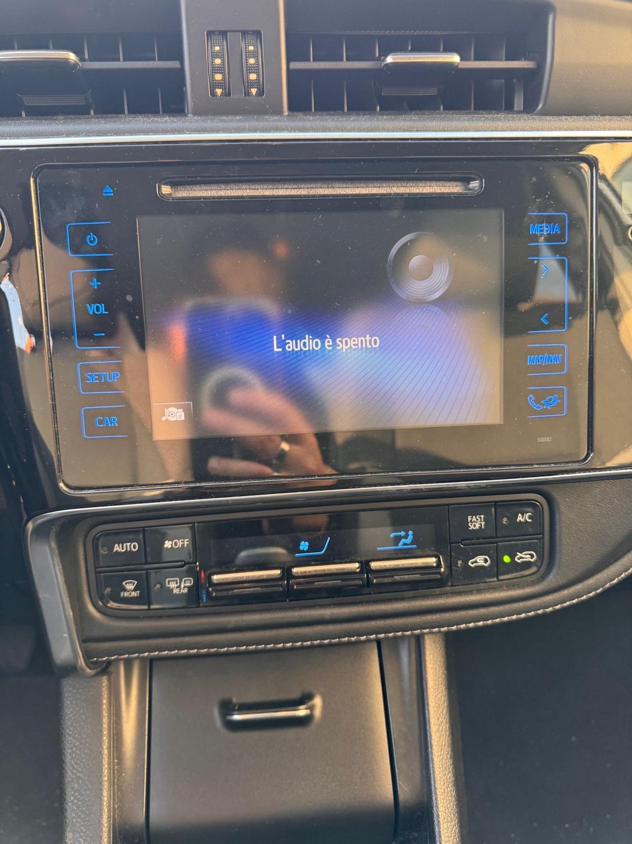 Toyota Auris 1.6 D-4D Lounge AUTO INCIDENTATA