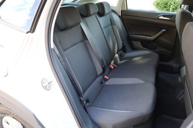 VOLKSWAGEN Taigo 1.0 TSI 110 CV DSG Automatica per NEOPATENTATI